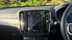 Volvo XC40 2.0 B4P Ultra Dark 5dr Auto Petrol Estate